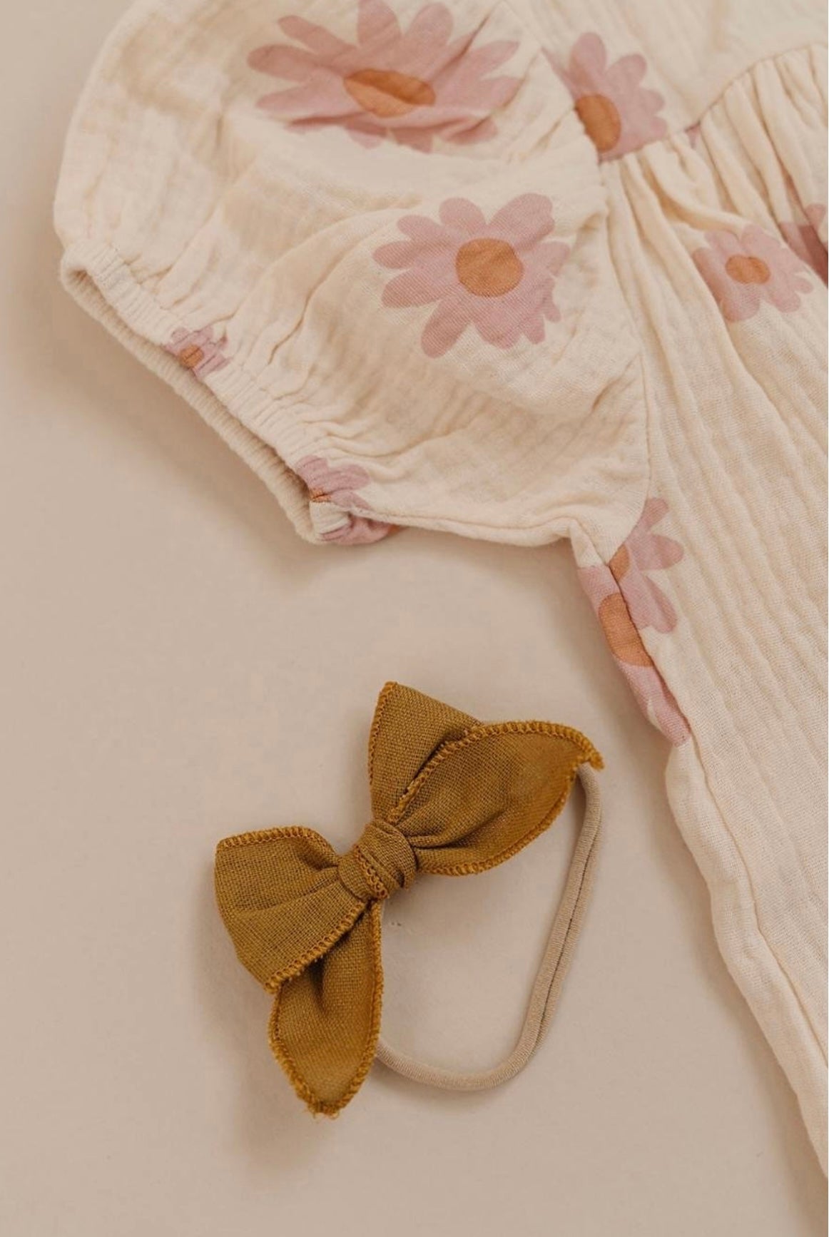 Mustard Edged Bow