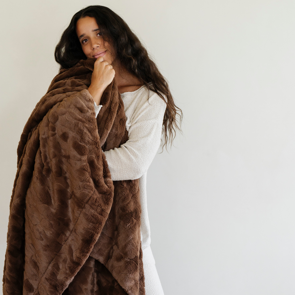 PATTERNED FAUX FUR XL THROW BLANKETS