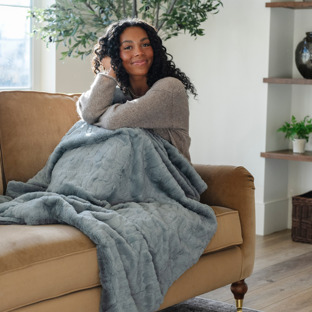 PATTERNED FAUX FUR XL THROW BLANKETS