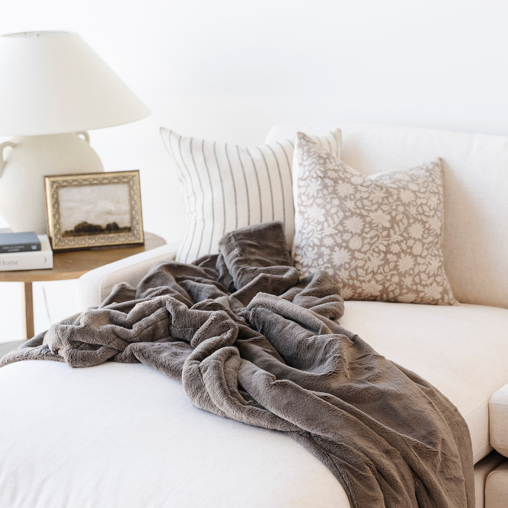 LUSH THROW BLANKETS